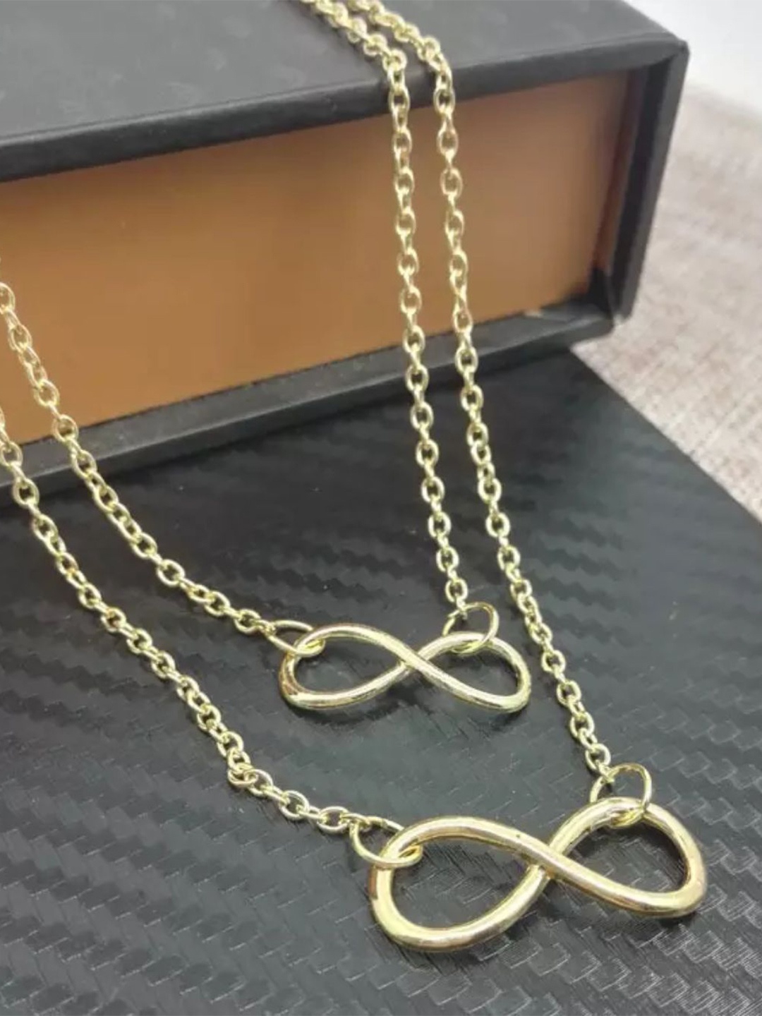 

Pinapes Unisex Gold Plated Chain