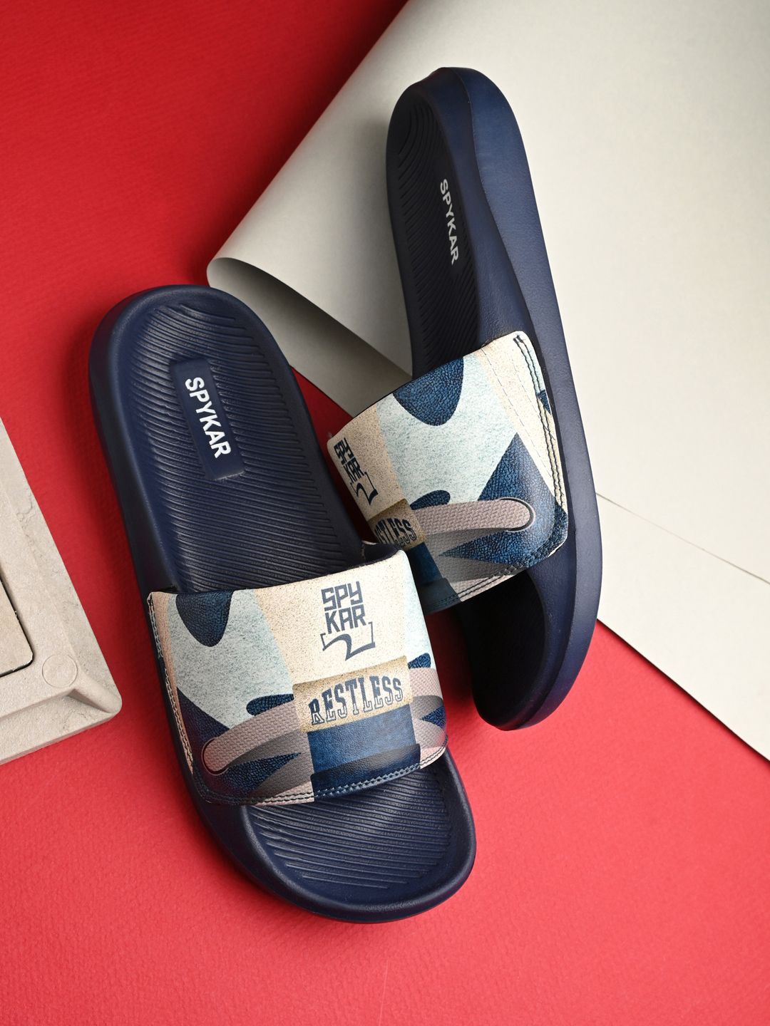 

SPYKAR Men Printed Sliders, Blue