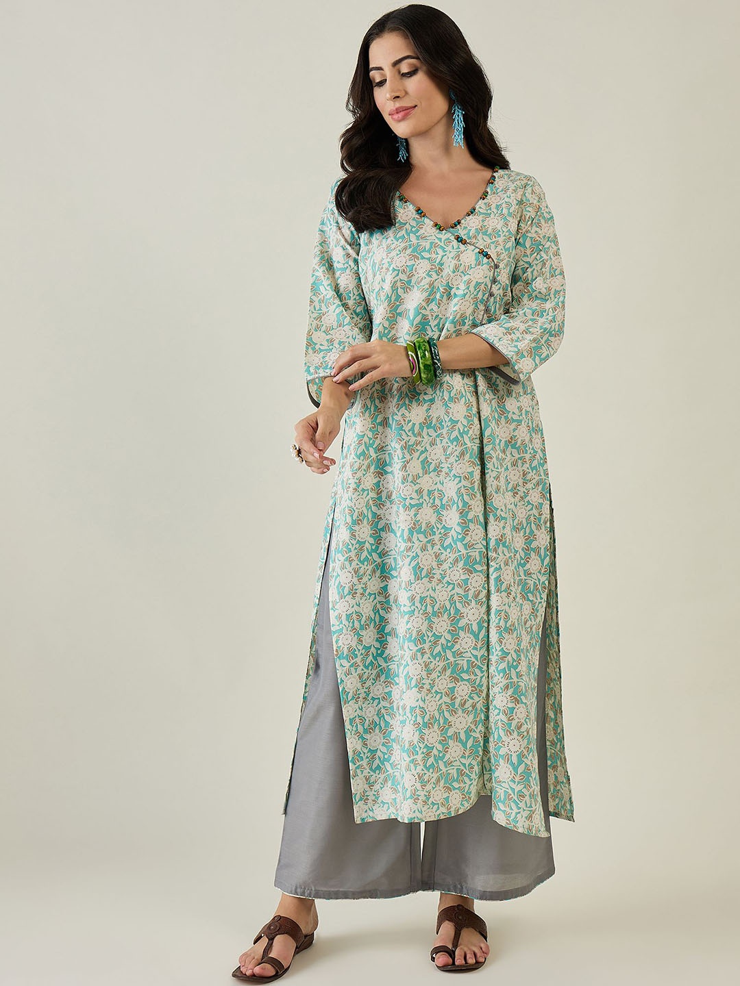 

Madhuni Women Floral Printed High Slit Beads and Stones Straight Kurta With Palazzo, Green