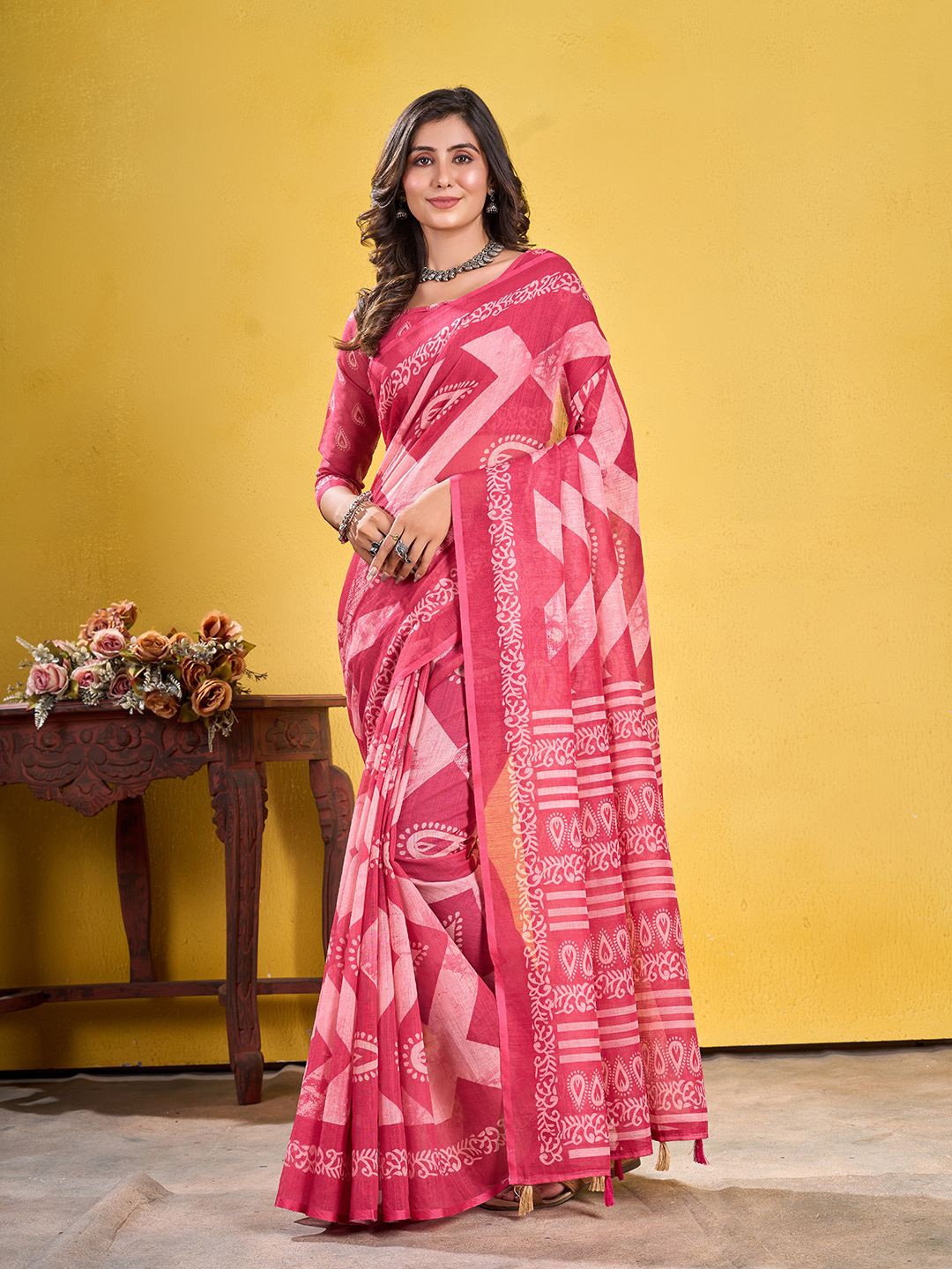 

Fashion FRICKS Ethnic Motifs Saree, Pink