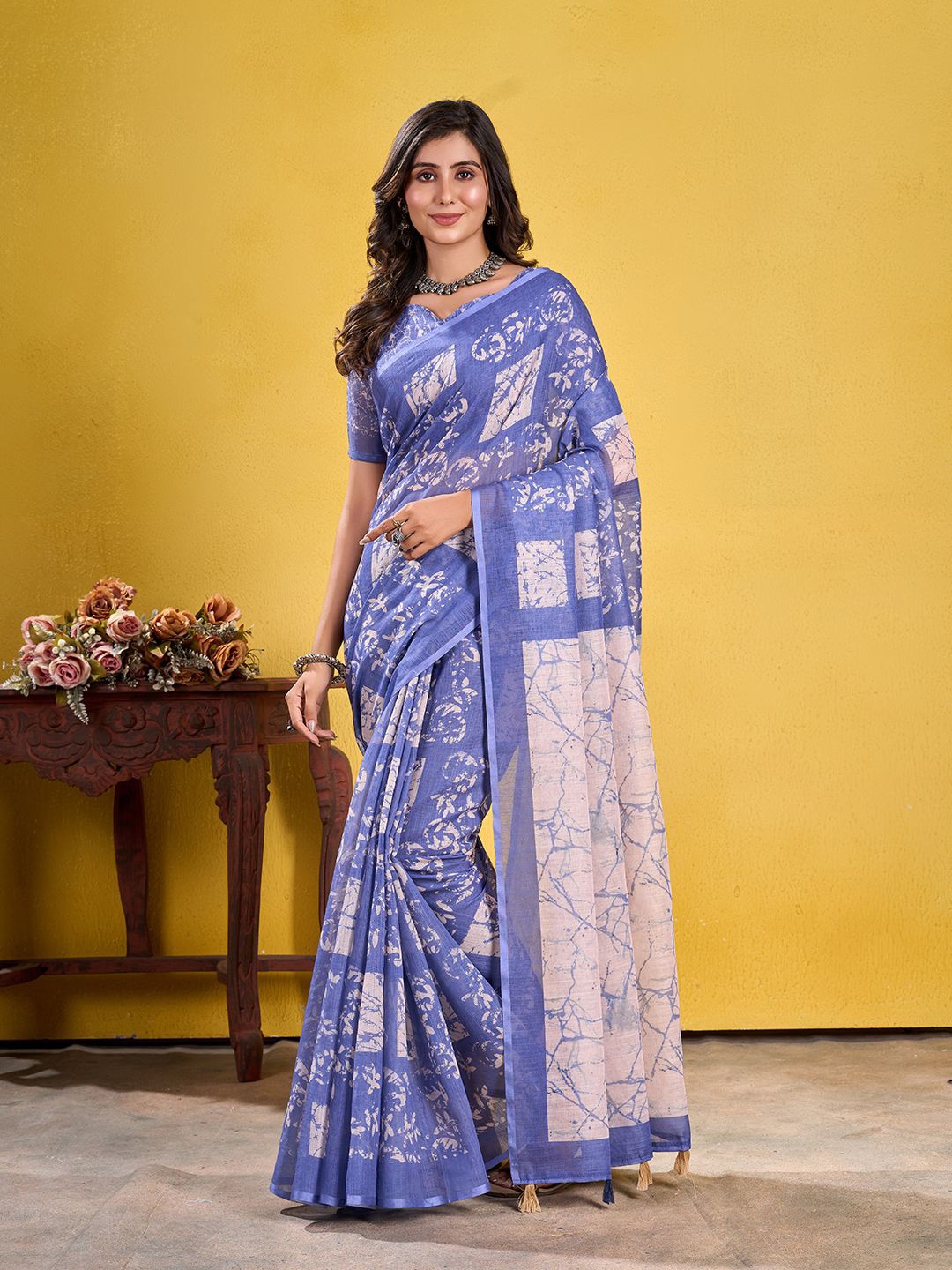 

Fashion FRICKS Floral Heavy Work Saree, Purple