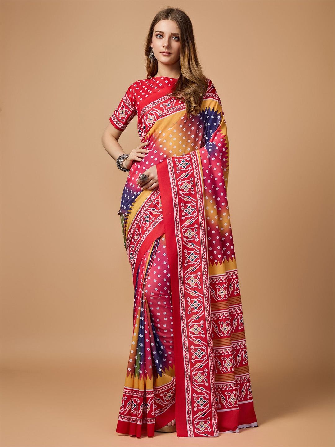 

Fashion FRICKS Ethnic Motifs Saree, Red