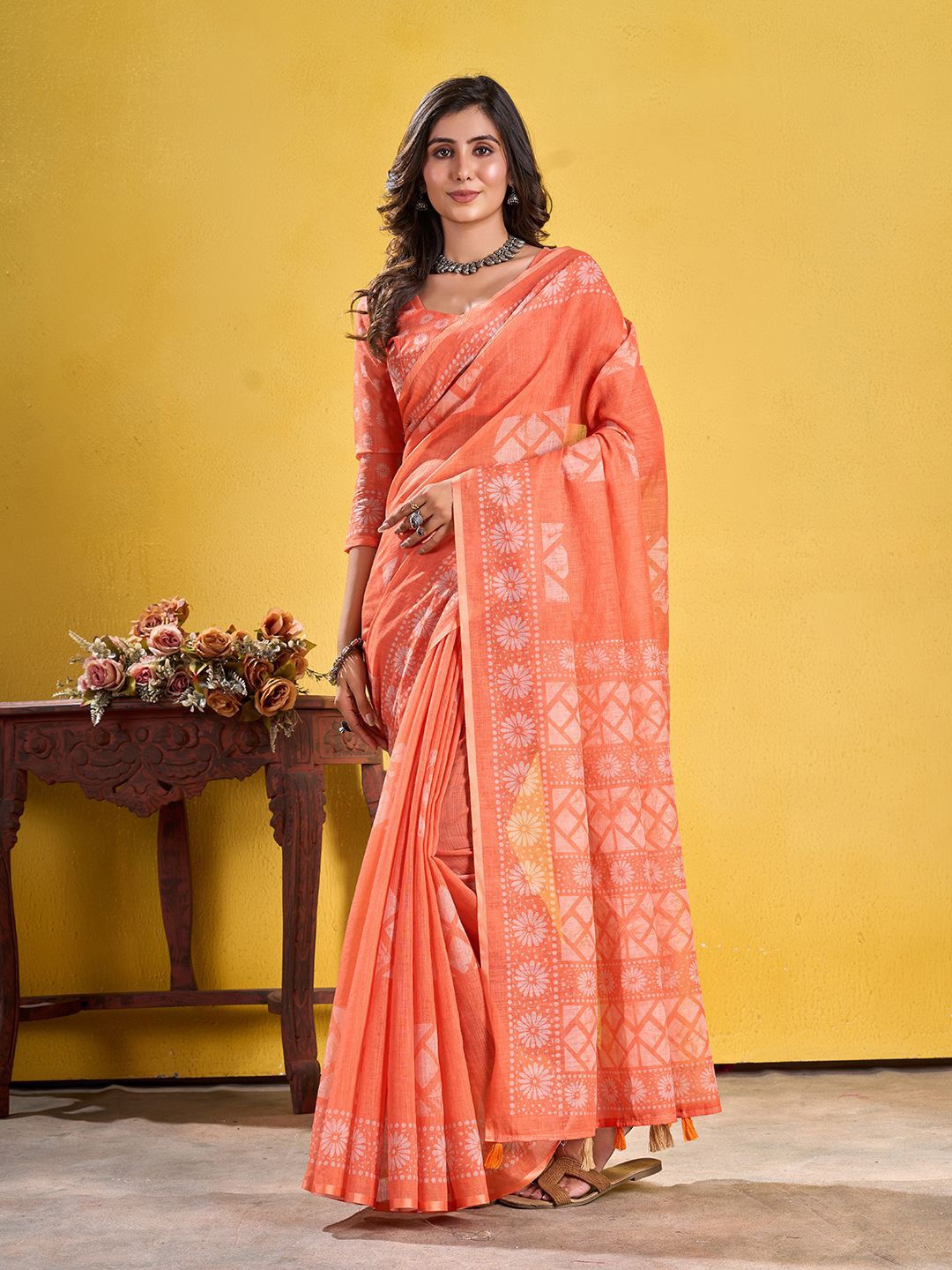 

Fashion FRICKS Floral Saree, Orange