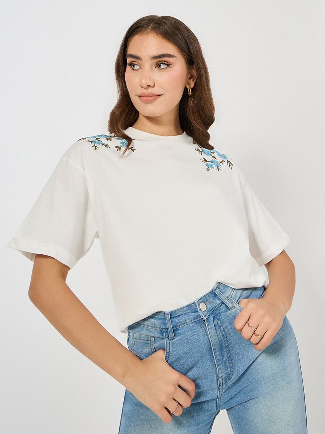 

Styli Women Oversized Placement Embroidery Detail Cotton Roll Up Sleeves T-Shirt, Off white