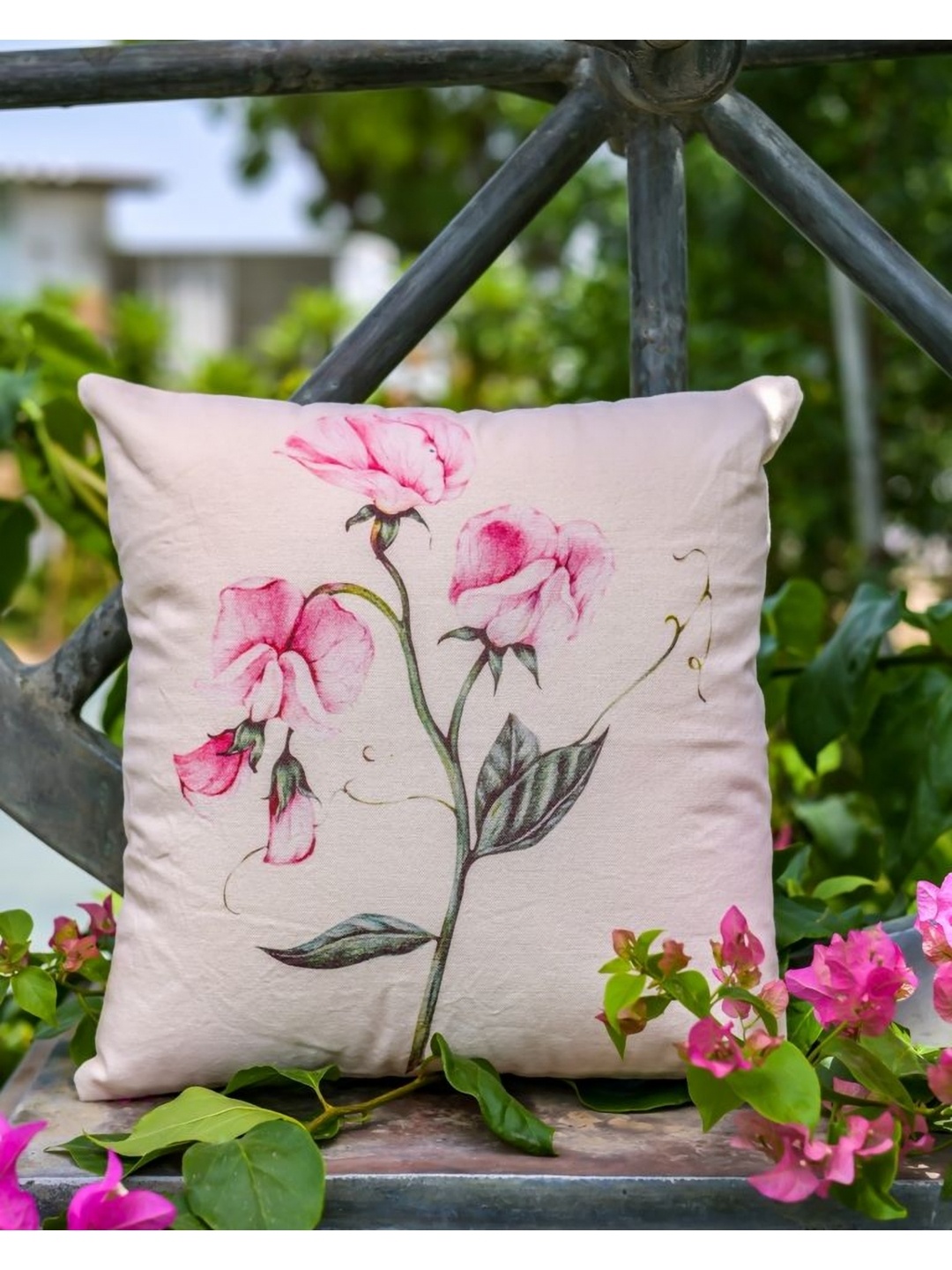 

ABSTRACT INDIA Pink & Cream 2Pieces Floral Cotton Square Cushion Covers