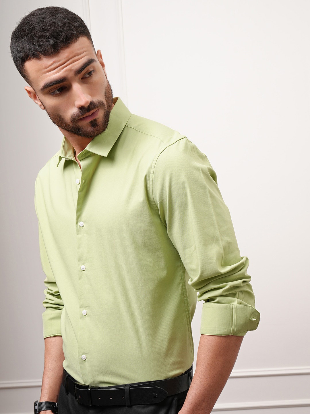 

LOCOMOTIVE Premium Solid Slim Fit Cotton Casual Shirt, Green