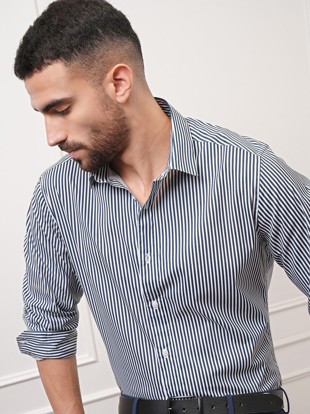 

LOCOMOTIVE Premium Slim Fit Cutaway Collar Striped Printed Casual Shirt, White