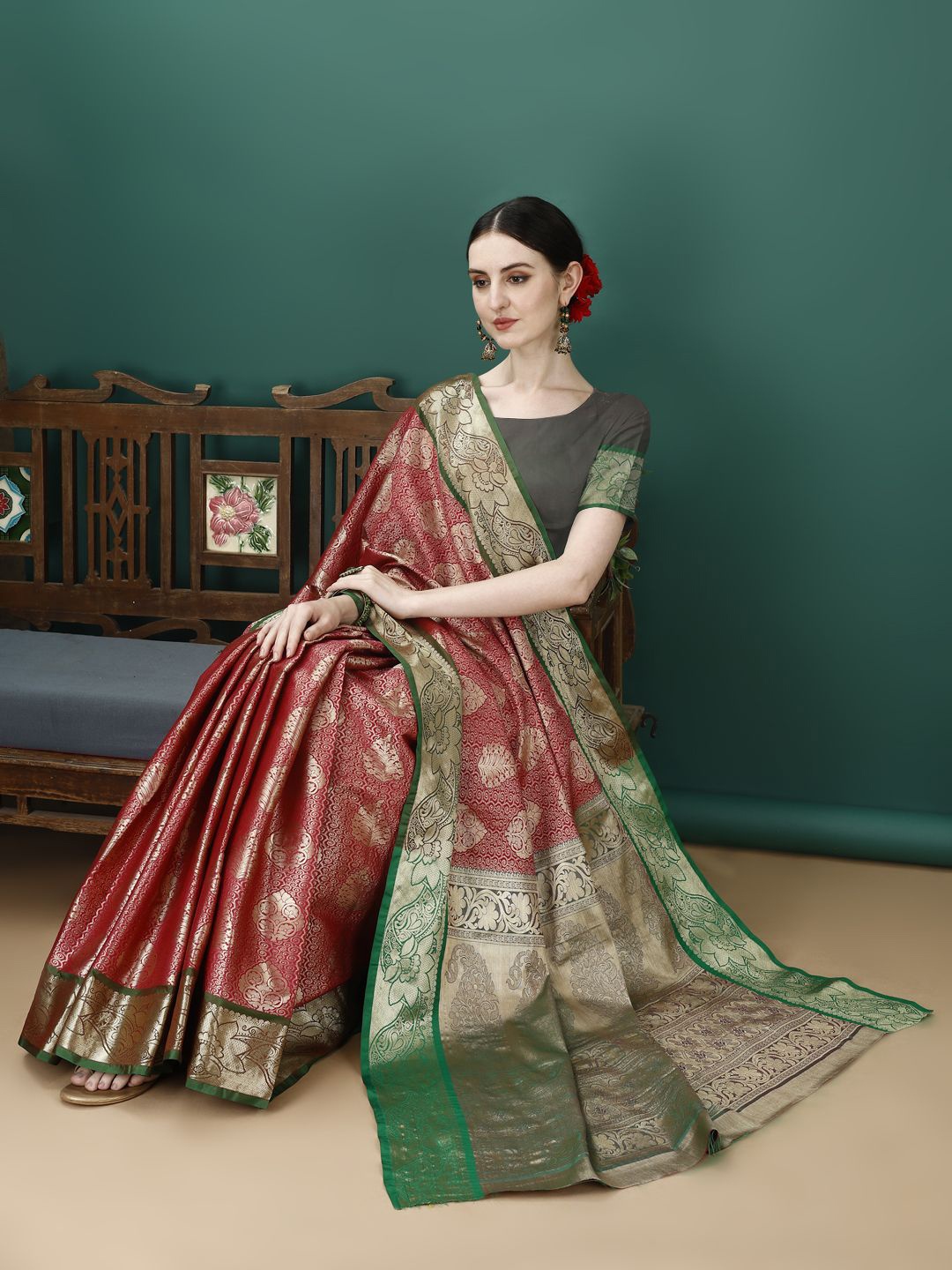 

JUST FASHION Woven Design Zari Kanjeevaram Saree, Burgundy