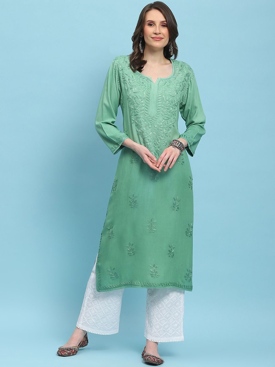 

House of Chikankari Floral Embroidered Notch Neck Chikankari Straight Kurta, Green