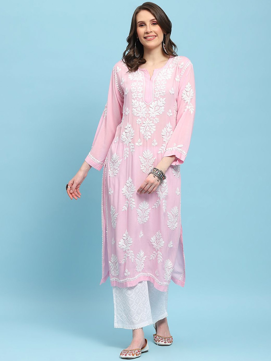 

House of Chikankari Floral Embroidered Notch Neck Chikankari Straight Kurta, Pink