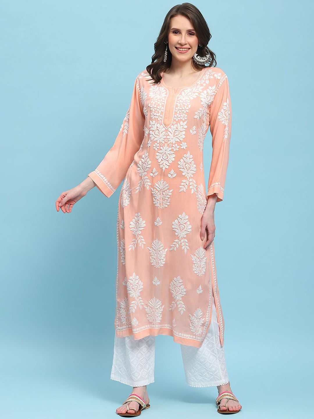 

House of Chikankari Floral Embroidered Chikankari Straight Kurta, Peach