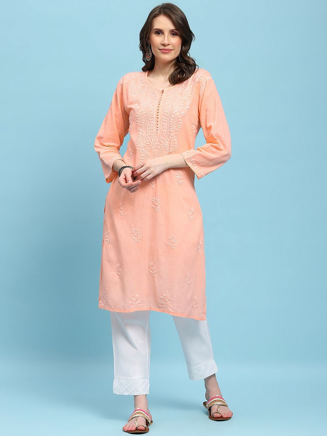 

House of Chikankari Floral Embroidered Notch Neck Cotton Chikankari Straight Kurta, Peach