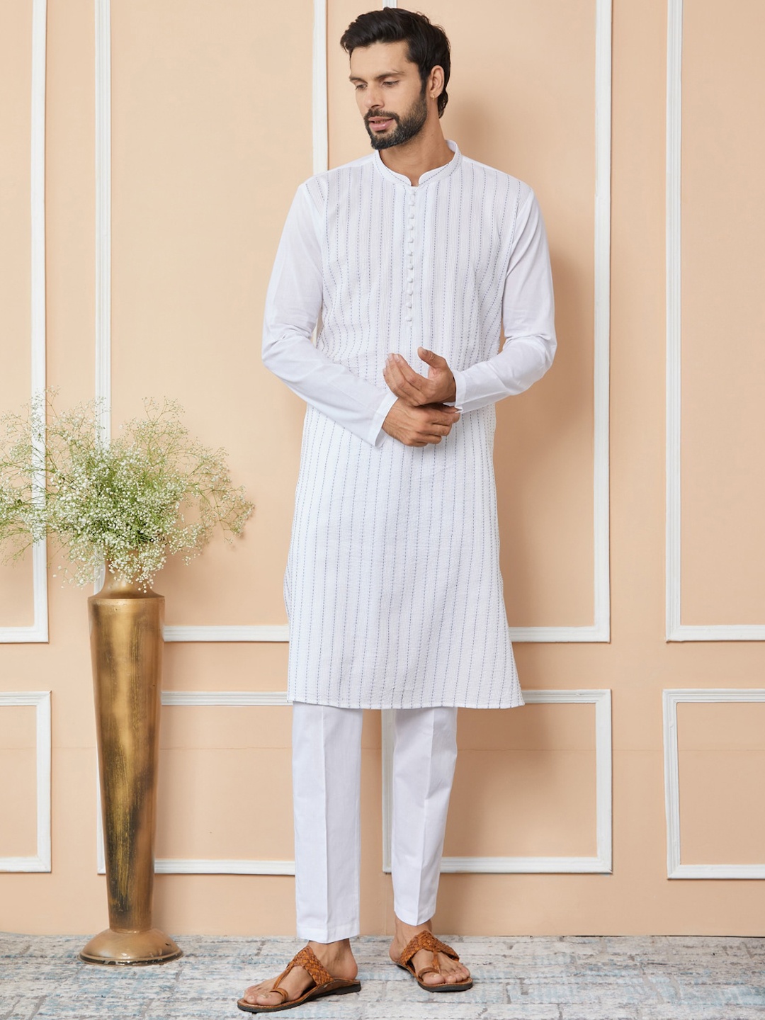 

See Designs Mandarin Collar Long Sleeves Thread Work Cotton Straight Kurta, White