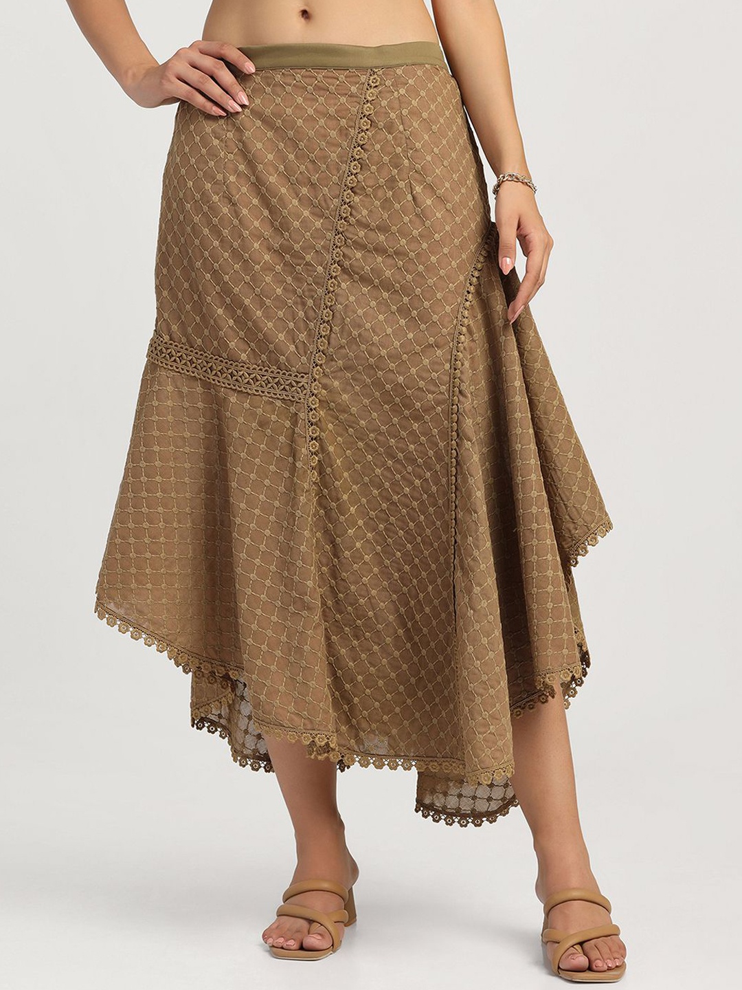 

LELA Asymmetrical Lace Skirt, Green