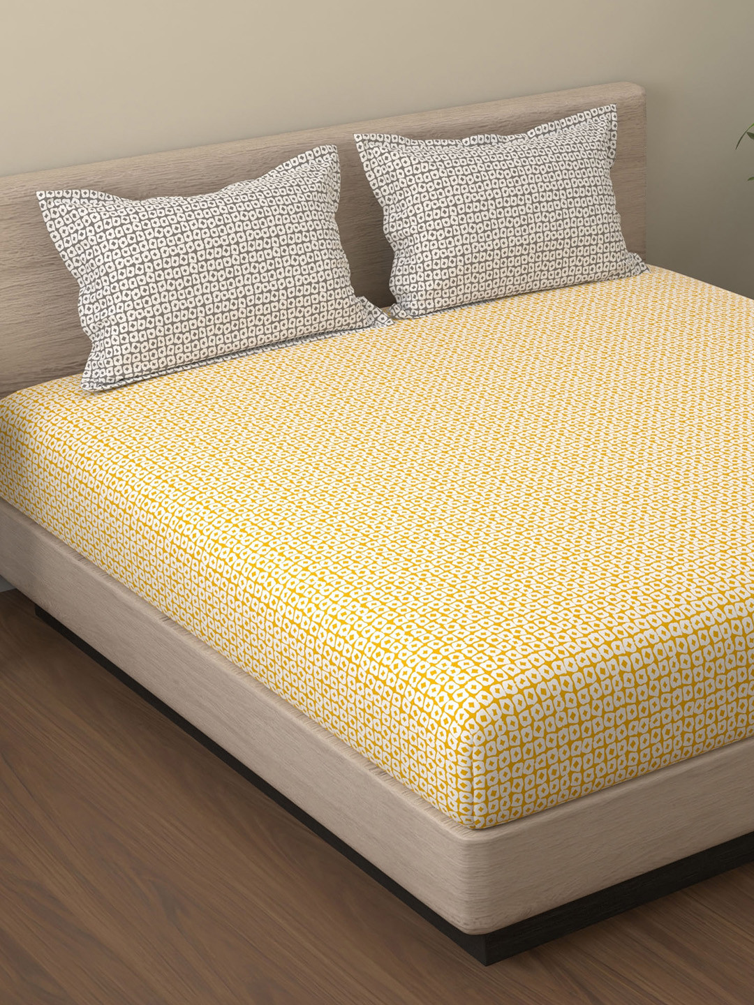 

Huesland Grey & Yellow Geometric 144 TC Cotton King Bedsheet With 2 Pillow Covers