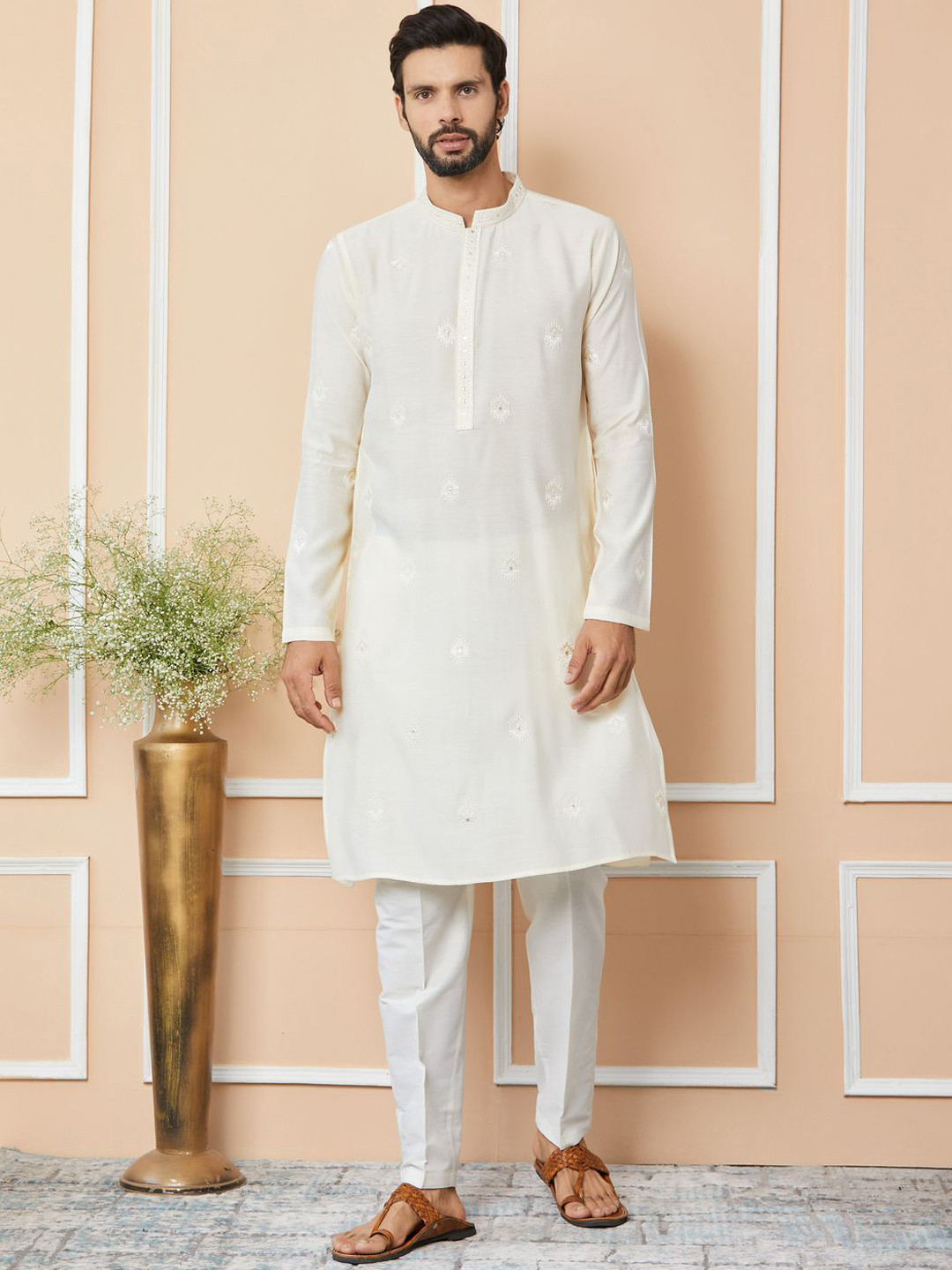 

See Designs Floral Embroidered Mandarin Collar Thread Work Chanderi Silk Straight Kurta, Cream