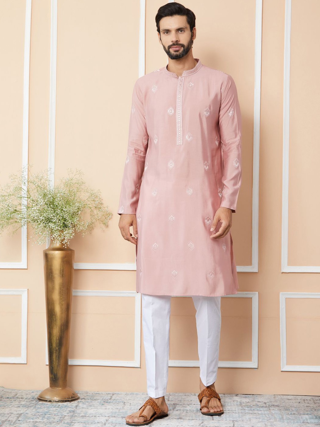 

See Designs Ethnic Motifs Embroidered Mirror Work Chanderi Silk Straight Kurta, Peach