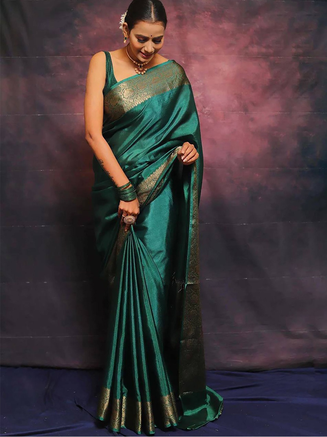 

KALINI Woven Design Zari Banarasi Saree, Green