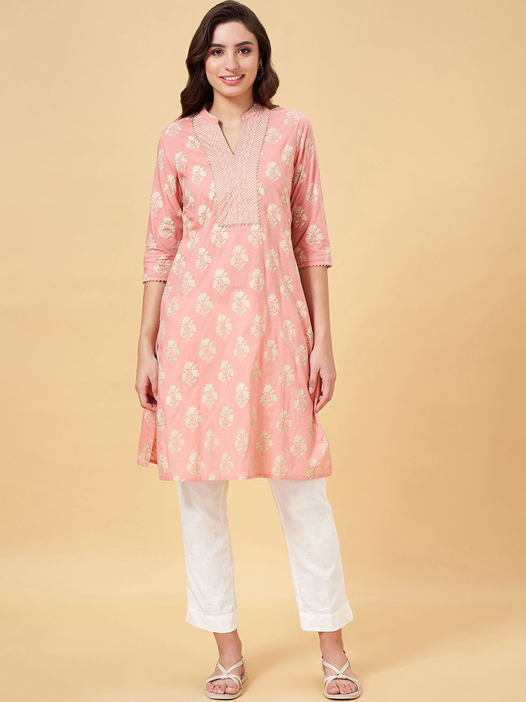 

RANGMANCH BY PANTALOONS Ethnic Motifs Printed Mandarin Collar Pure Cotton Straight Kurta, Peach