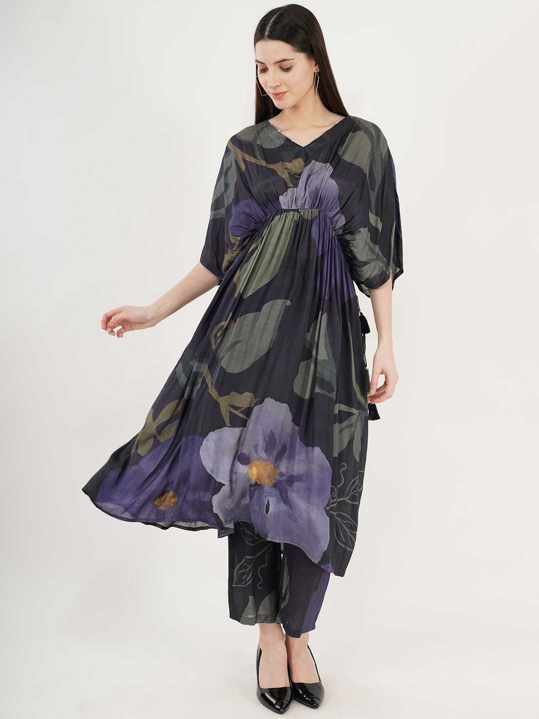 

Sonnesta Printed V-Neck Short Sleeves Tunic & Trouser, Purple