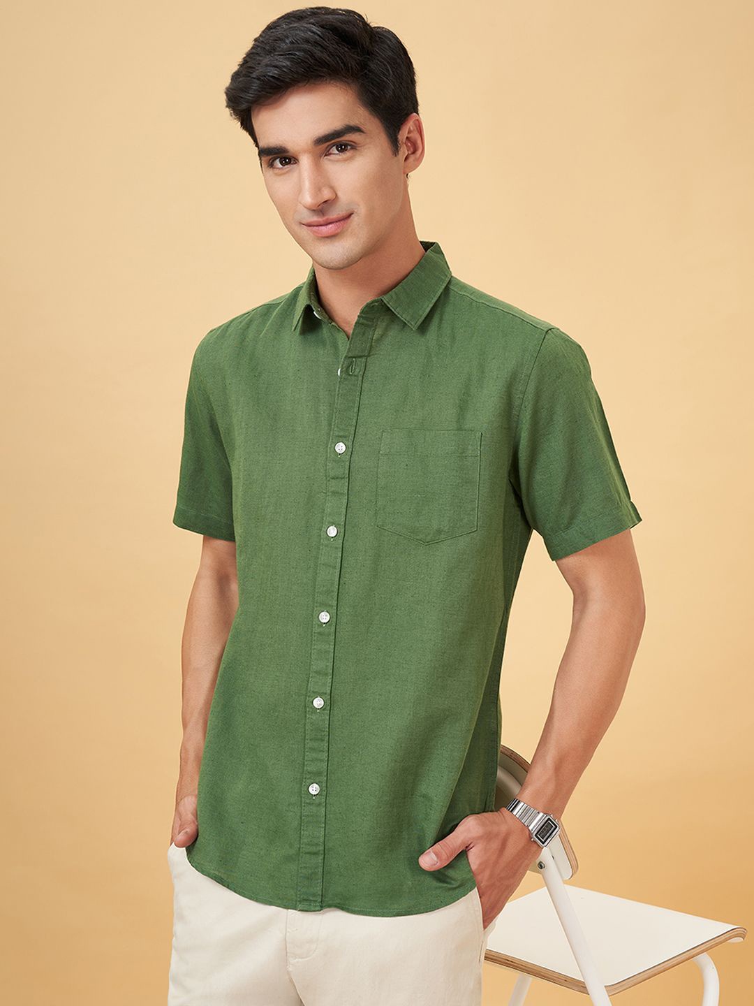 

BYFORD by Pantaloons Men Solid Opaque Casual Shirt, Green