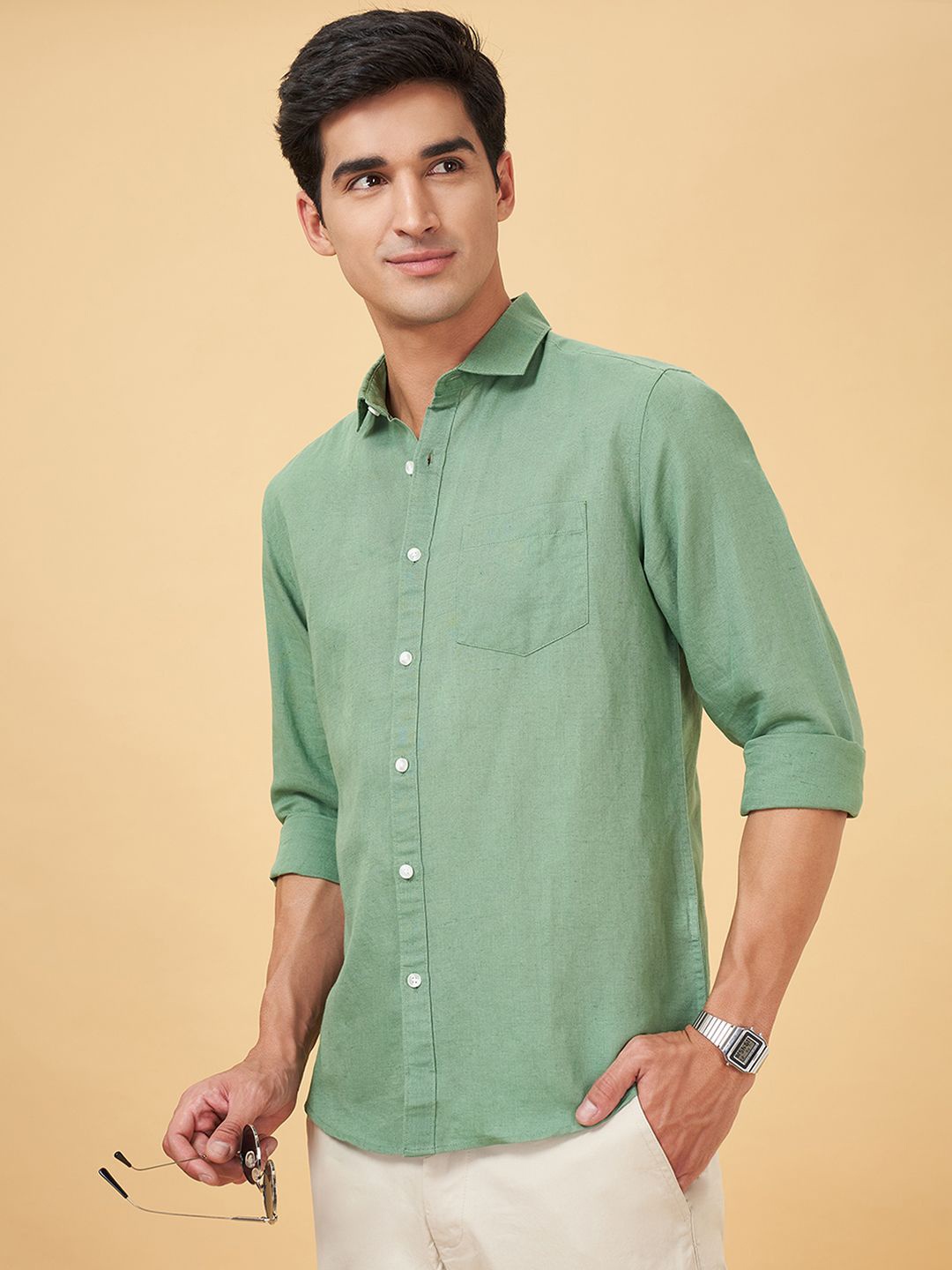 

BYFORD by Pantaloons Men Solid Regular Fit Casual Shirt, Green