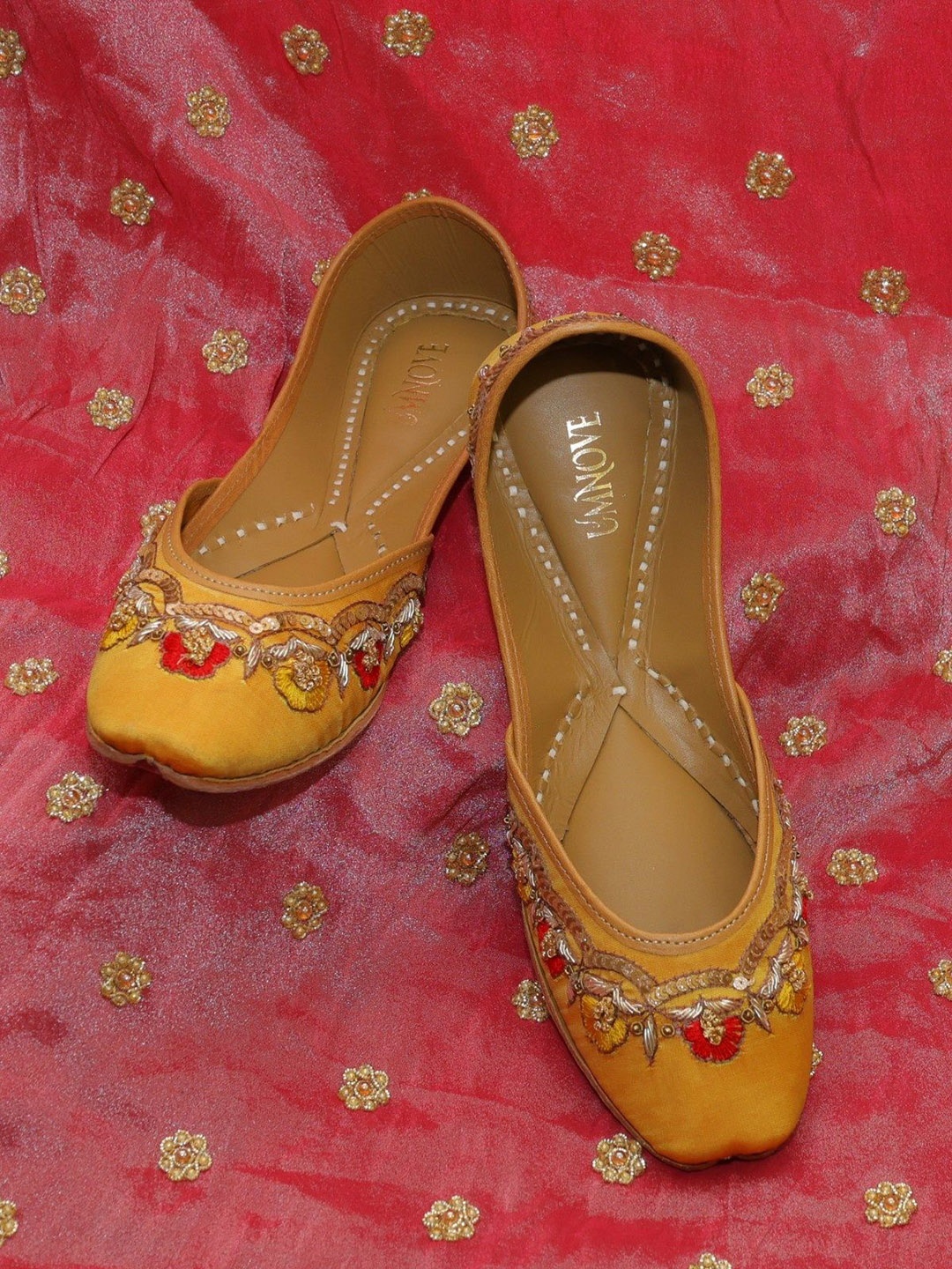 

UMNOVE Women Ethnic Embroidered Mojaris Flats, Yellow