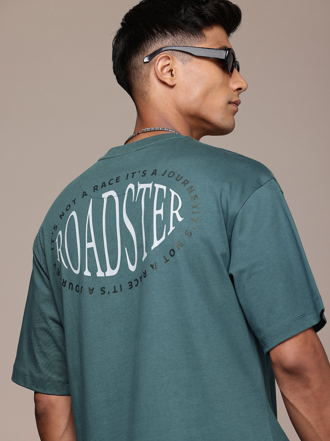 

Roadster Men Typography Printed Drop-Shoulder Sleeves Relaxed Fit Pure Cotton T-shirt, Green