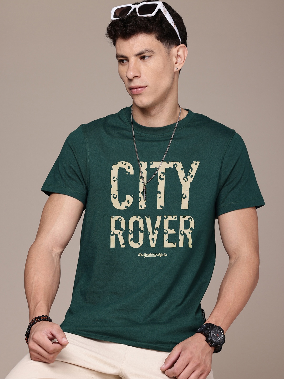 

Roadster Men Typography Printed Pure Cotton T-shirt, Green