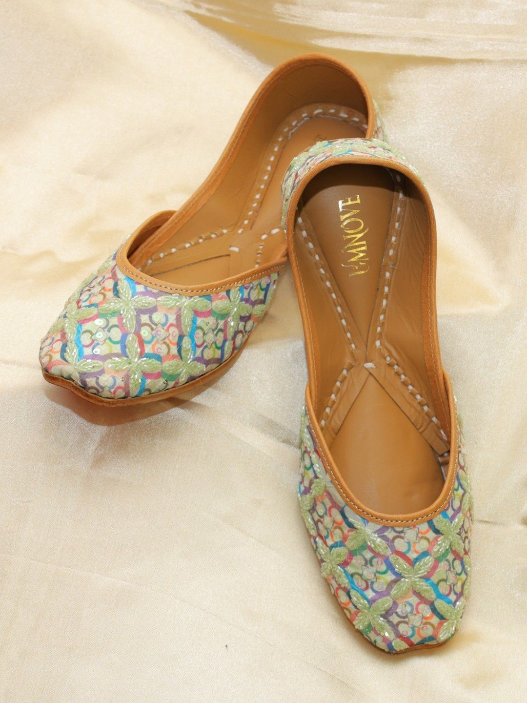 

UMNOVE Women Embroidered Ethnic Mojaris Flats, Multi