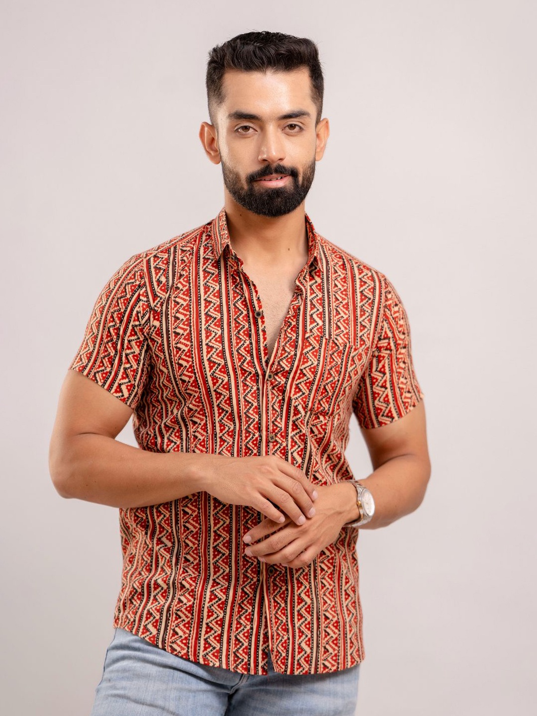 

FrionKandy Men Standard Opaque Ethnic Motifs Printed Casual Shirt, Red