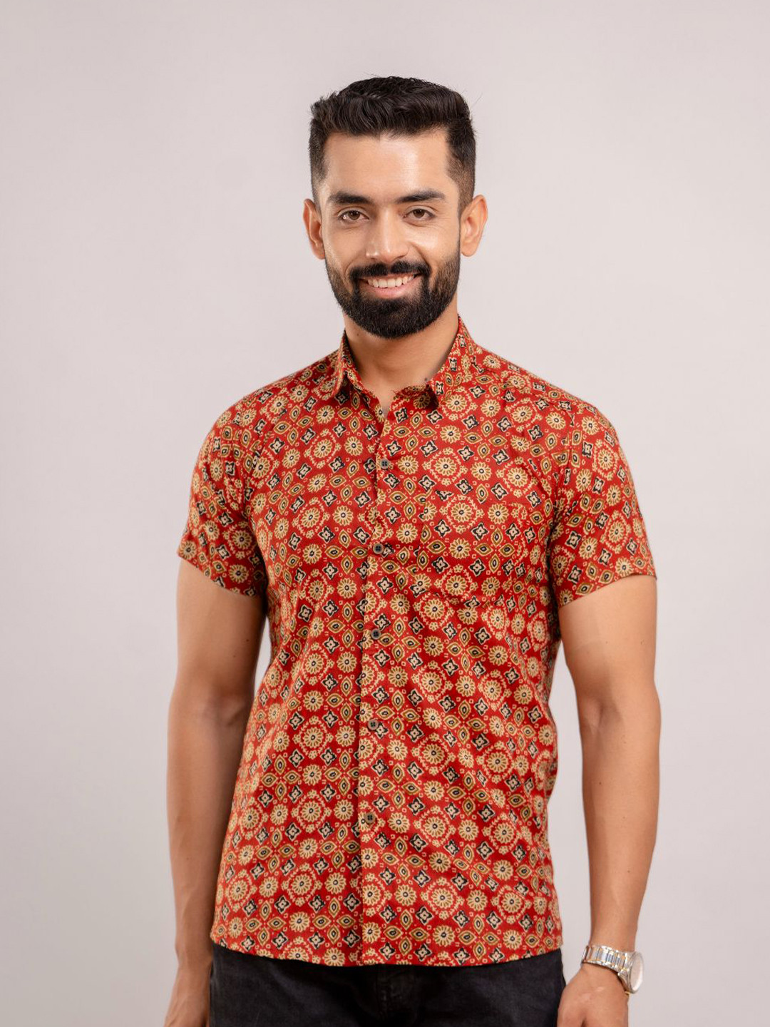 

FrionKandy Men Standard Opaque Printed Casual Shirt, Red