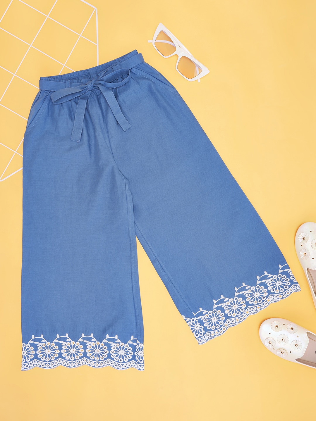 

AKKRITI BY PANTALOONS Girls Pleated Trousers, Blue