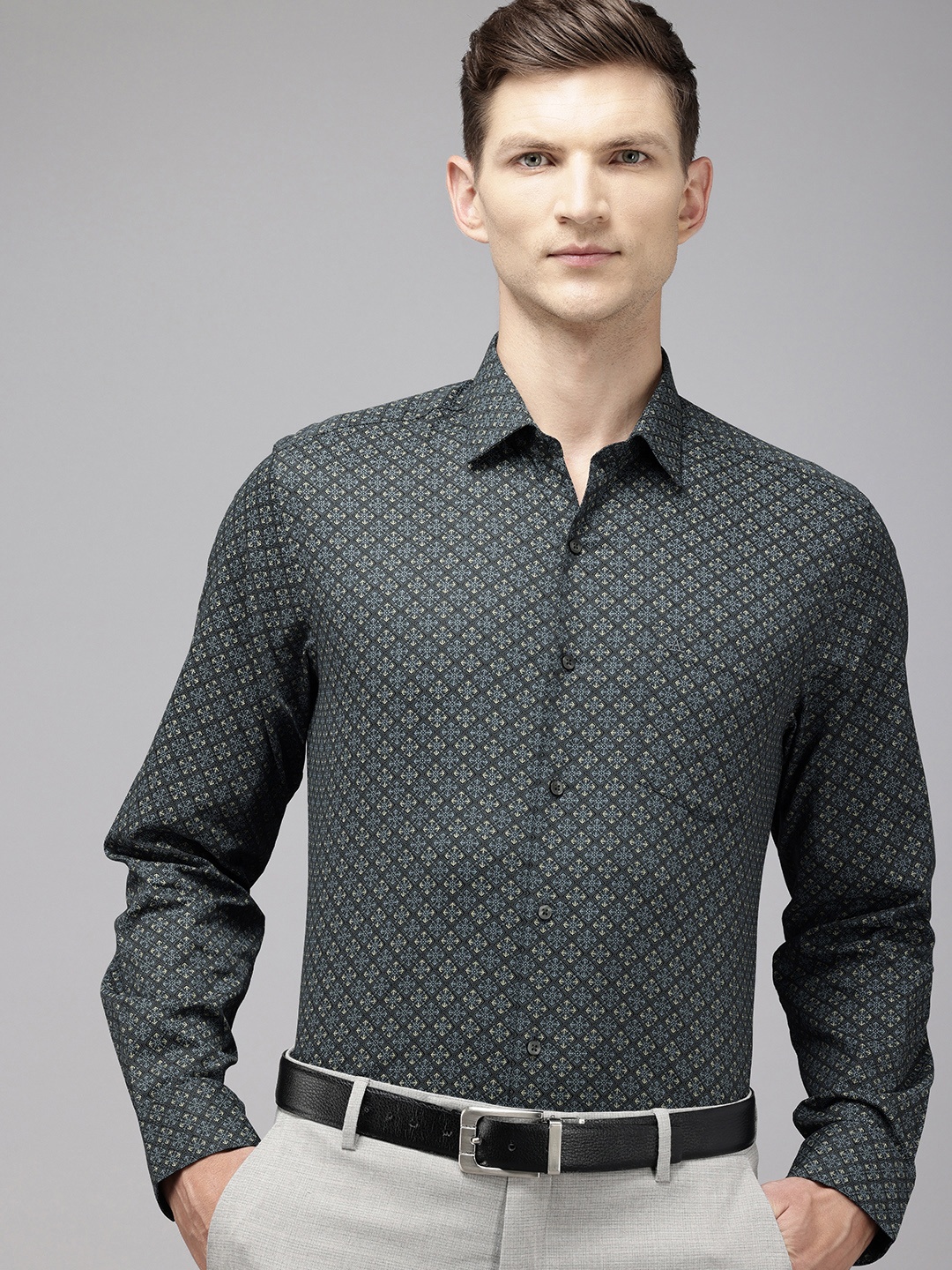 

Arrow Pure Cotton Manhattan Slim Fit Opaque Printed Formal Shirt, Navy blue