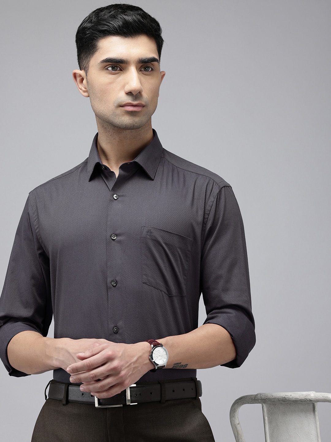 

Arrow Manhattan Slim Fit Textured Self Design Pure Cotton Formal Shirt, Navy blue