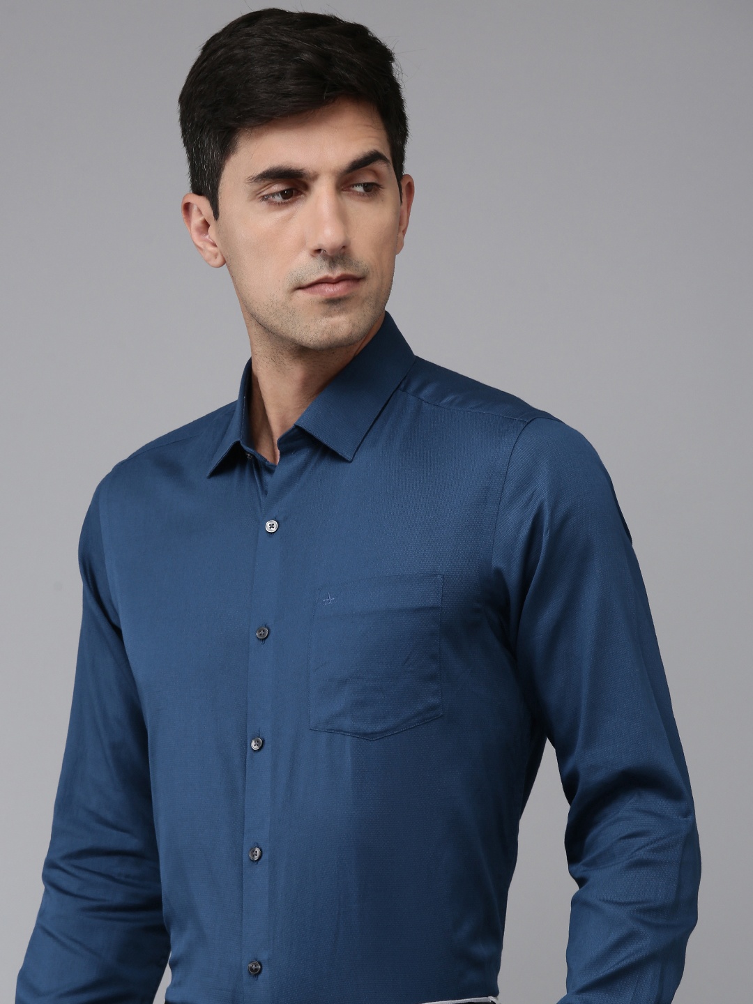 

Arrow Manhattan Slim Fit Self Design Textured Pure Cotton Formal Shirt, Blue