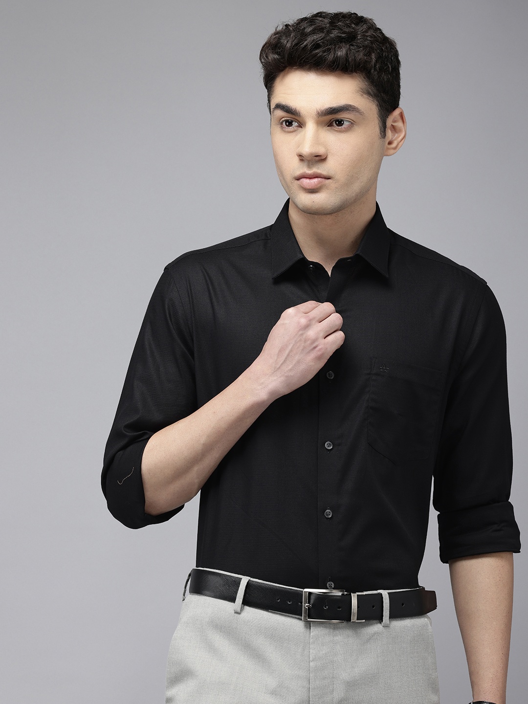 

Arrow Manhattan Slim Fit Textured Self Design Pure Cotton Formal Shirt, Black