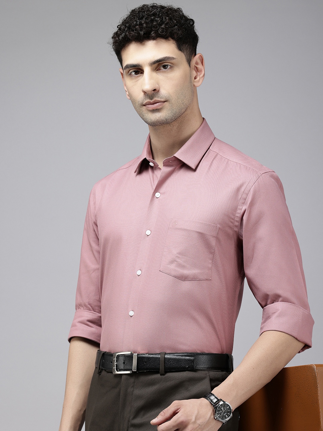 

Arrow Pure Cotton Self Design Manhattan Slim Fit Opaque Formal Shirt, Mauve