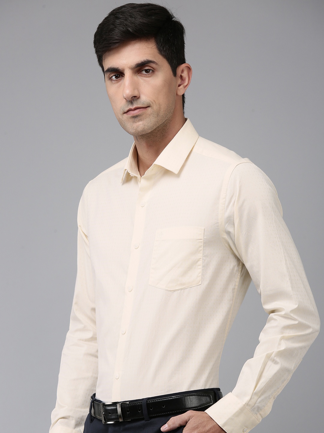 

Arrow Manhattan Slim Fit Geometric Self Design Pure Cotton Formal Shirt, Cream