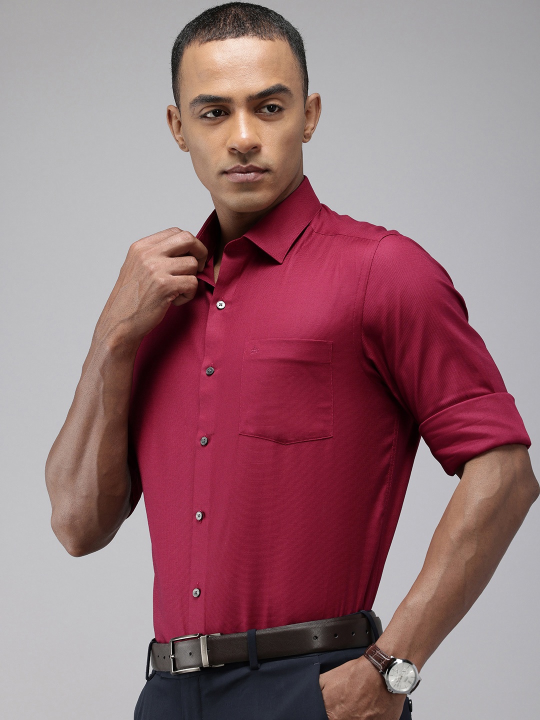 

Arrow Pure Cotton Manhattan Slim Fit Self Design Textured Formal Shirt, Magenta