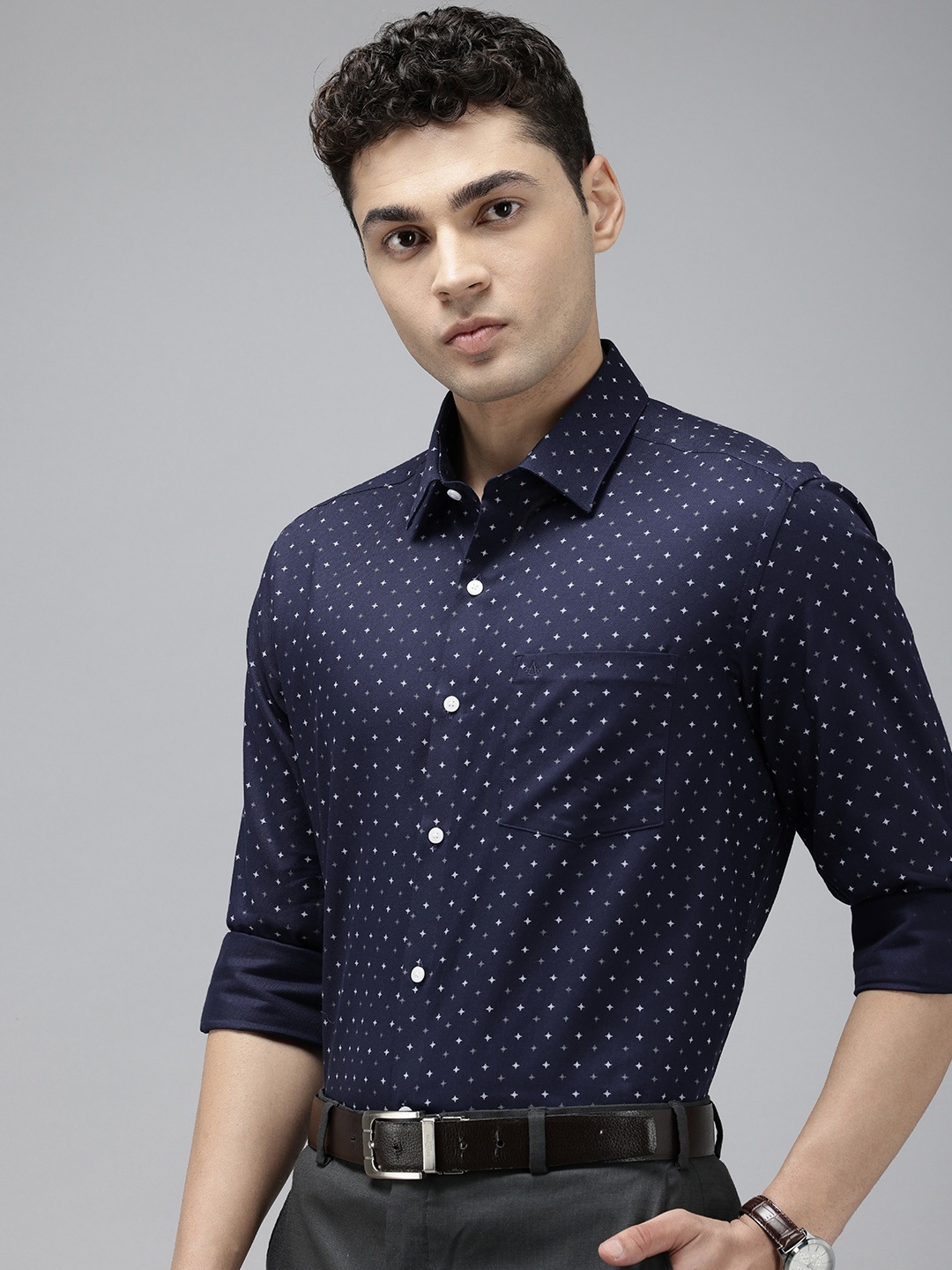 

Arrow Pure Cotton Manhattan Slim Fit Geometric Micro or Ditsy Printed Formal Shirt, Navy blue