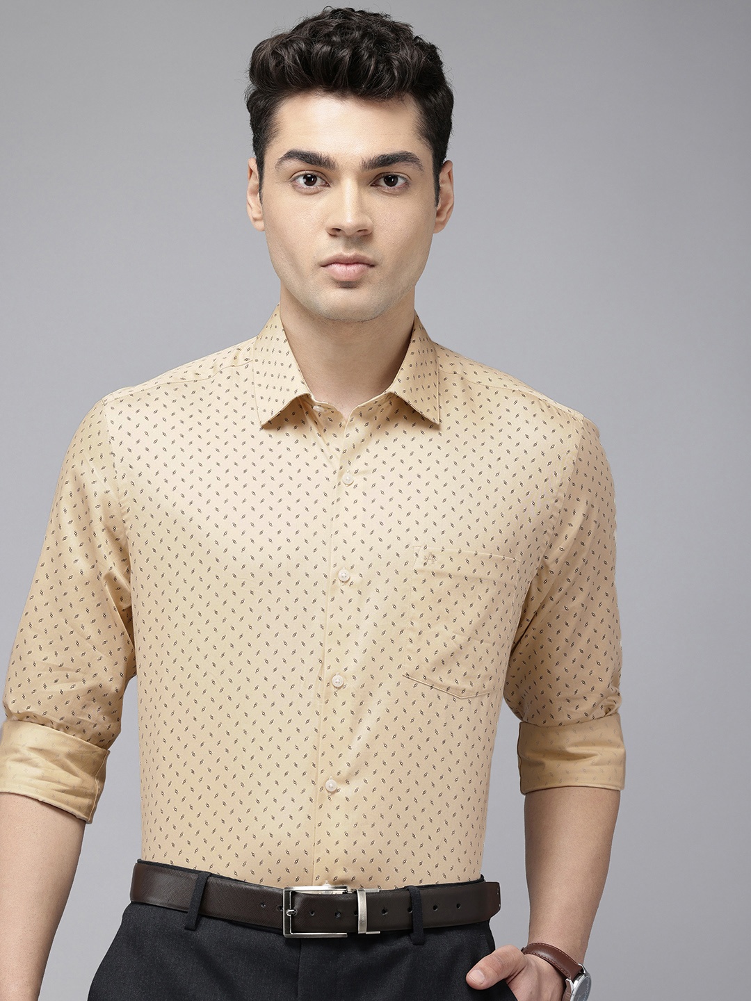 

Arrow Manhattan Slim Fit Geometric Printed Pure Cotton Formal Shirt, Beige