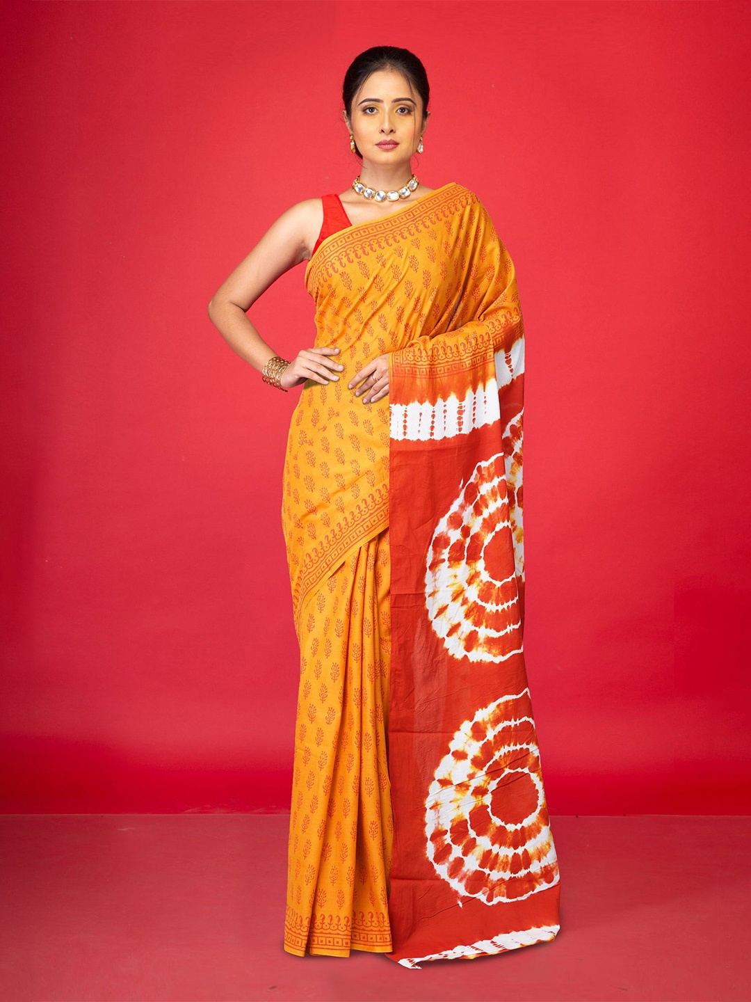 

Unnati Silks Ethnic Motifs Pure Cotton Handloom Block Print Saree, Yellow