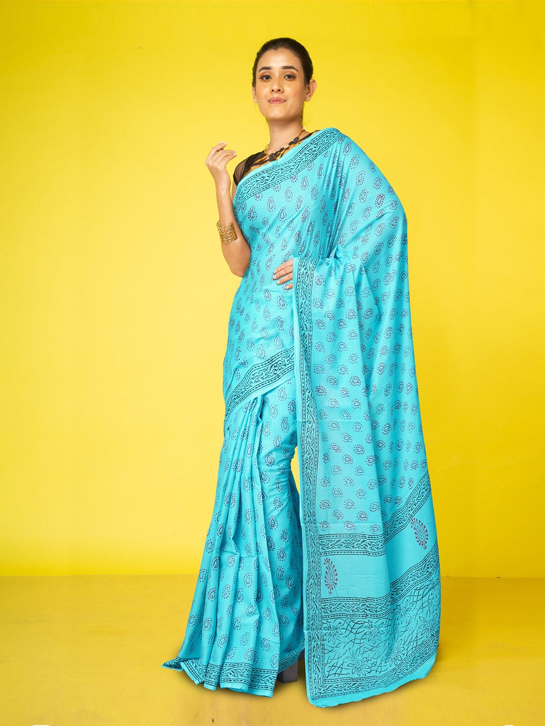 

Unnati Silks Floral Pure Cotton Handloom Saree, Blue