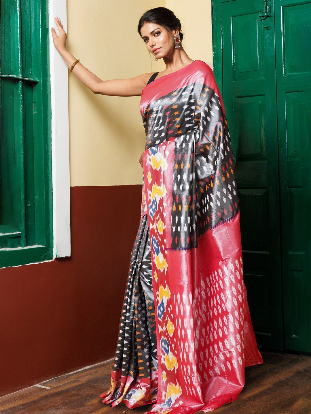 

Unnati Silks Handloom Pochampally Saree, Grey
