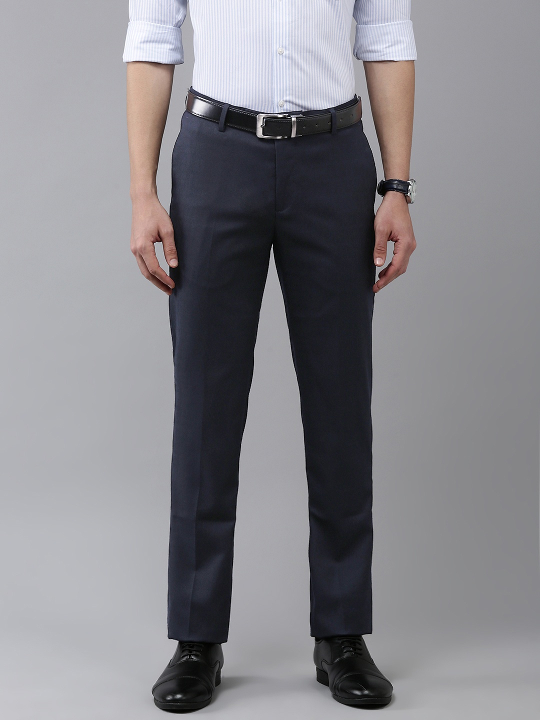 

Arrow Men Checked Original Tapered Fit Formal Trousers, Navy blue