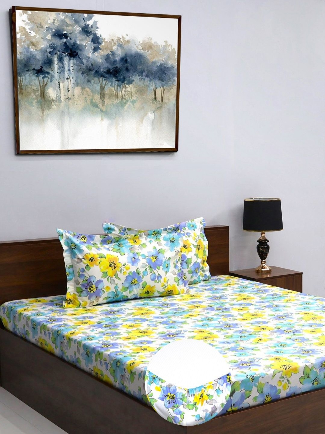 

BOMBAY DYEING Allure Blue & White Printed 144 TC Pure Cotton Queen Fitted Bedsheet Set