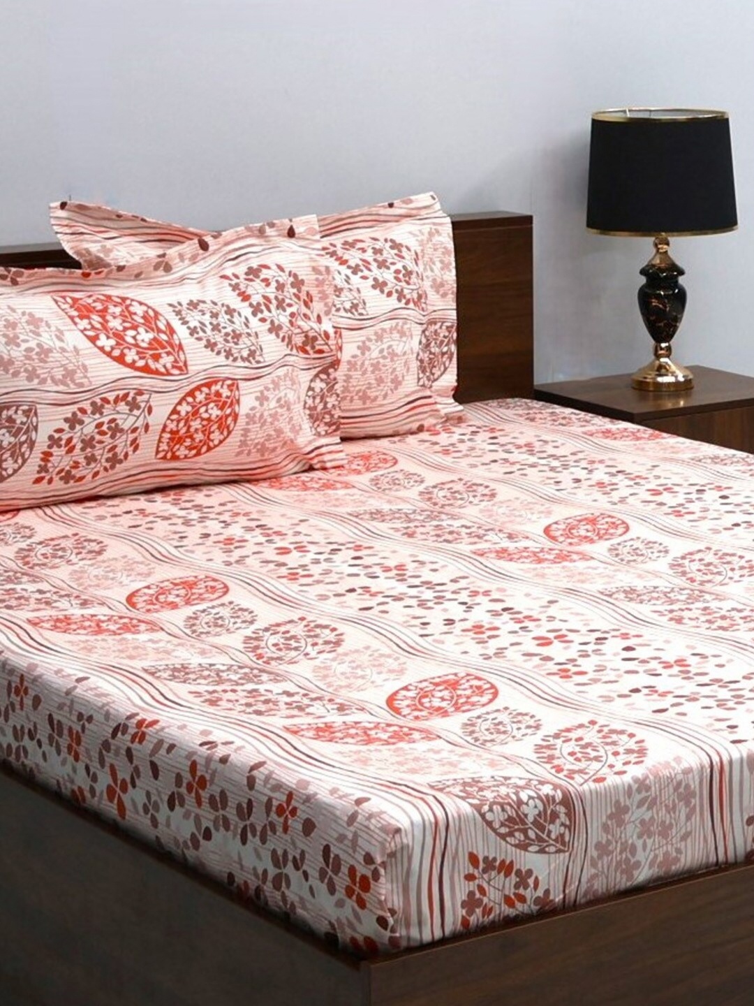 

BOMBAY DYEING Allure Rust & White Printed 144 TC Pure Cotton King Fitted Bedsheet Set