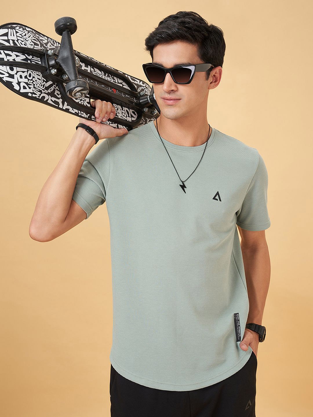

Street 808 by Pantaloons Men Solid Round Neck T-shirt, Green