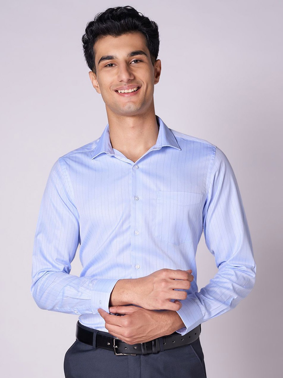 

INSPIRO Men Vertical Striped Spread Collar Slim Fit Formal Shirt, Blue